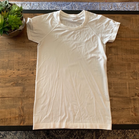 lululemon athletica Tops - •lululemon - Swiftly 2.0 Short SS•